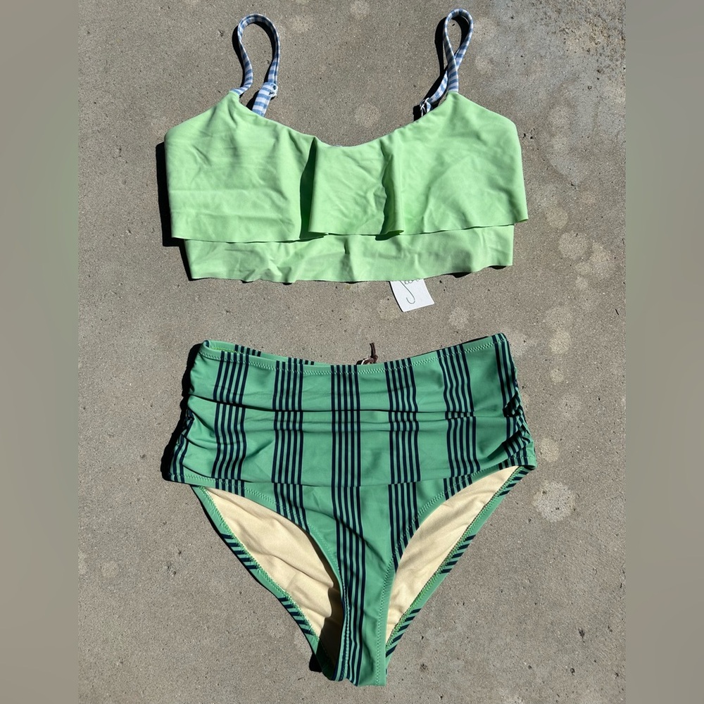 Seea rare Lana flutter top & Pink Chicken high waisted ruched bottoms